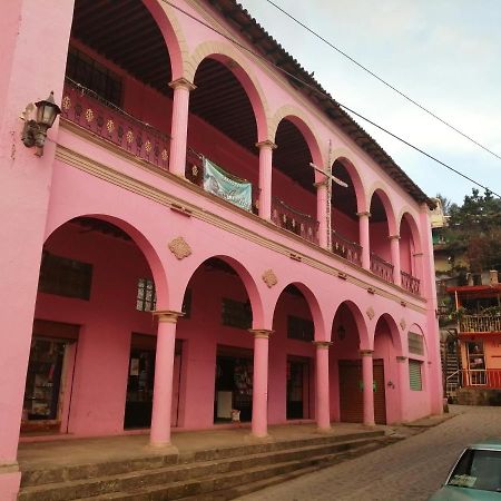 Hotel Jardin Mineral de Angangueo ภายนอก รูปภาพ